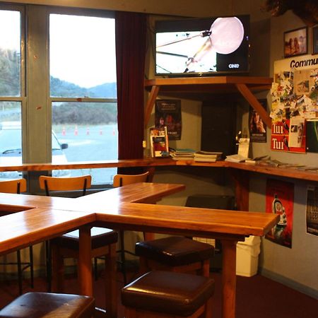Owen River Tavern & Motels Εξωτερικό φωτογραφία